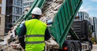 Вывоз строительного мусора в Мегионе: услуги лицензированной компании — ПроМусор